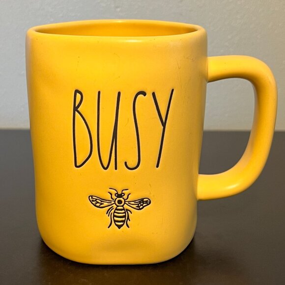 Rae Dunn BUSY BEE  🐝 Artisan Collection by Magenta Yellow Mug w/ Bumblebee  🐝 - Picture 1 of 12